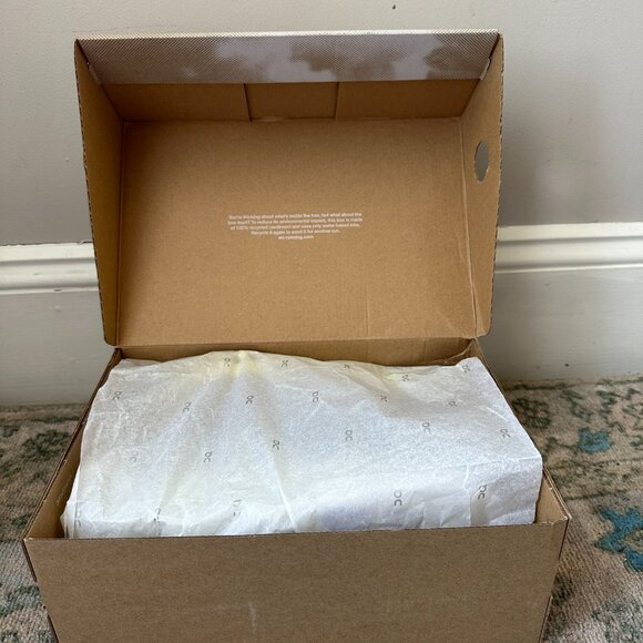 On Cloundmonster Women's Sneakers, Size 7 - sold out colorway! - Picture 5 of 6